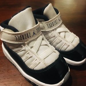 Air Jordan Retro 11 “Baby Concords”